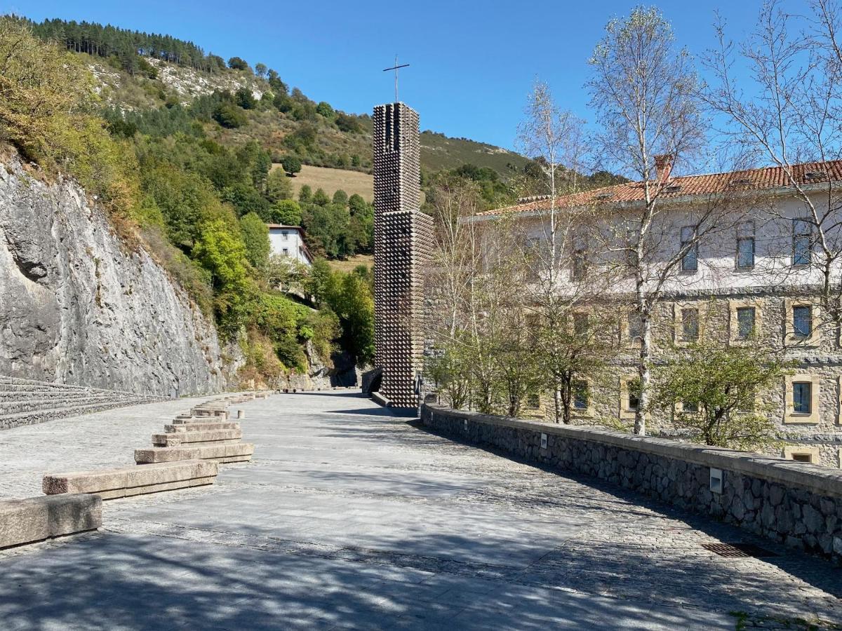 Iraipe Santuario De Arantzazu Hotel Oñate Dış mekan fotoğraf
